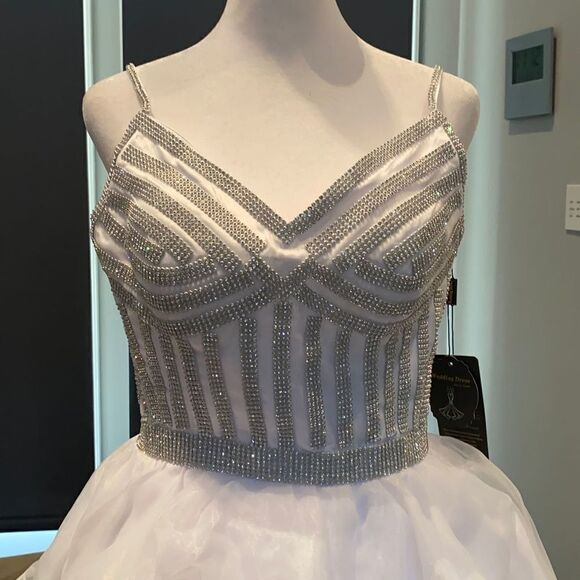 Women’s White and Silver Short Prom Party Dress Size S NWT - Picture 3 of 9
